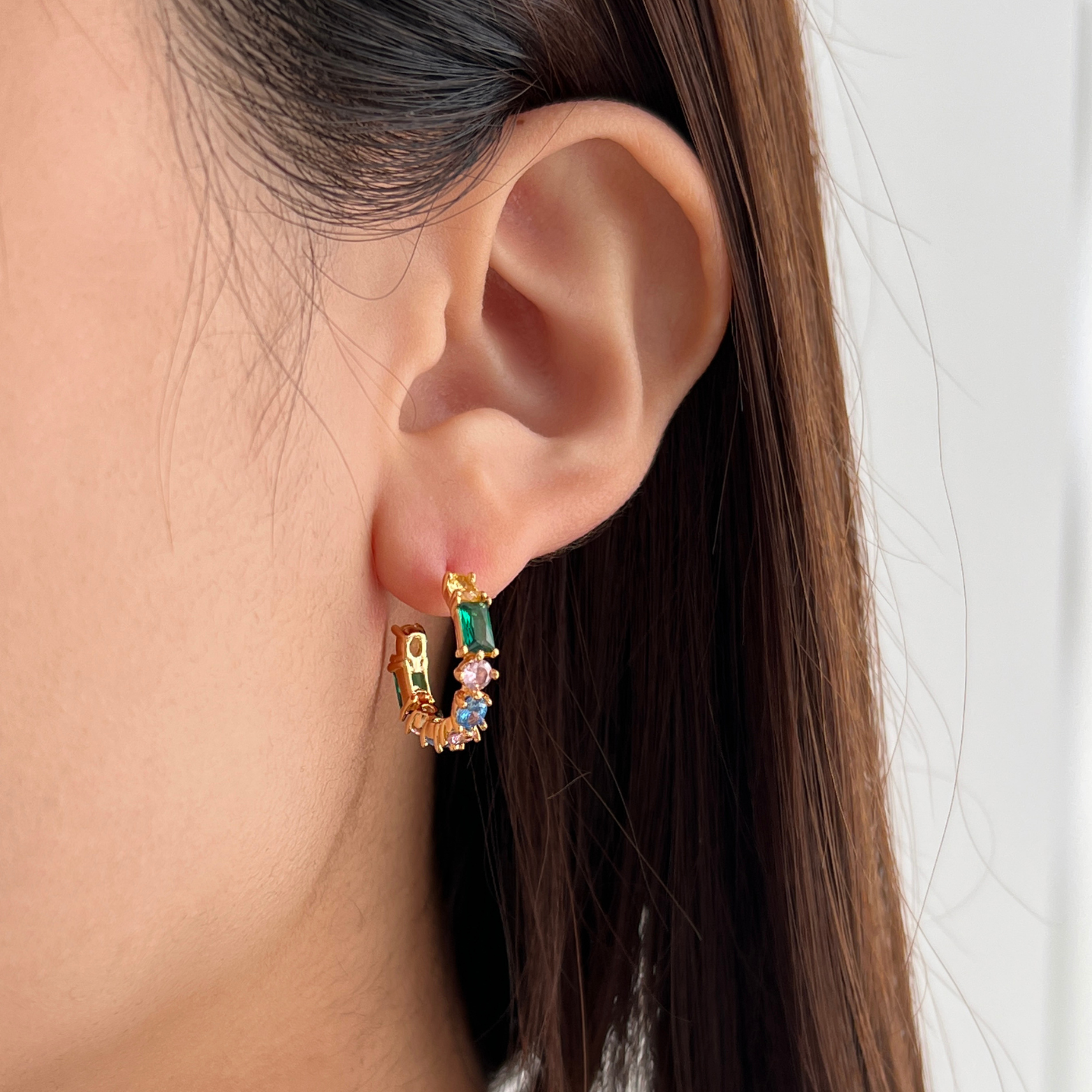 Yeo-wang 18k Gold Vermeil Earrings on models ear- KORYANGS Brand